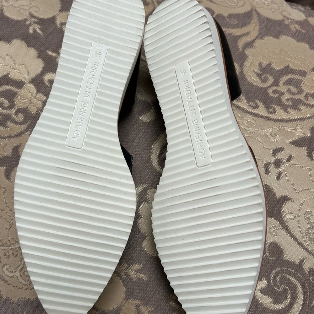 Adrienne Vittadini Black Leather Flats shoes Brand New 8.5 sz for all occasions - Picture 4 of 11